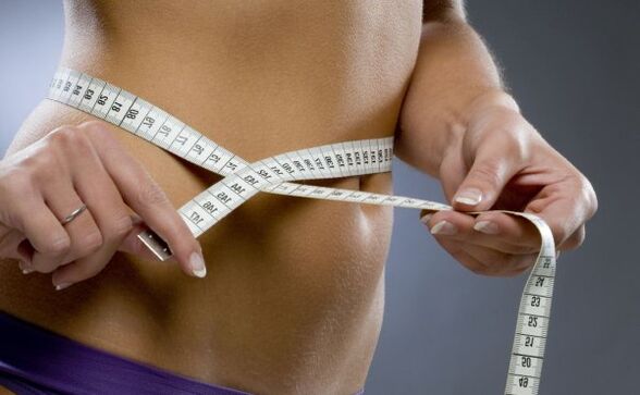 由于节食和锻炼，您在一周内减掉了 7 公斤，您可以达到优雅的身材。